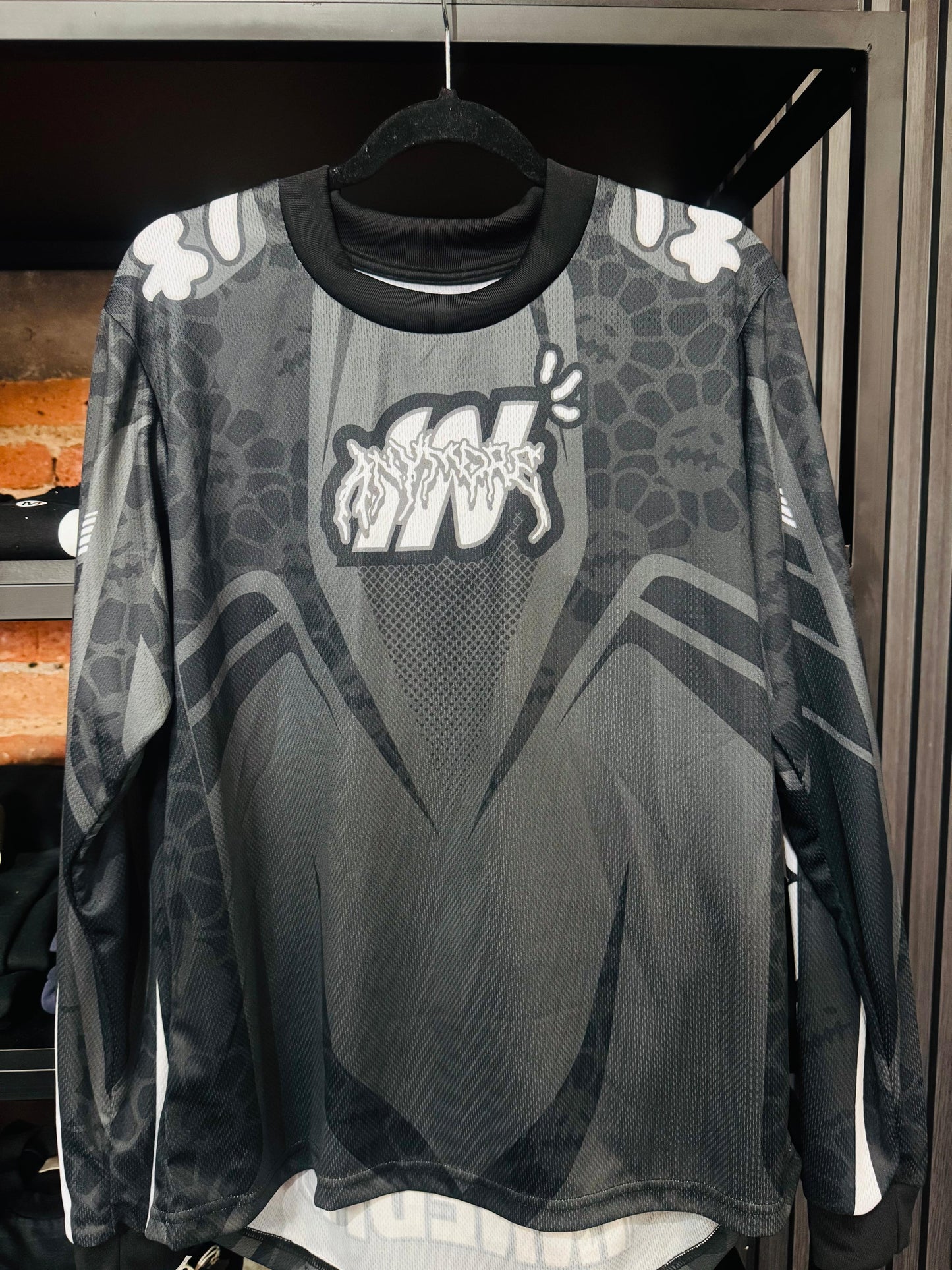 INNEDIT - JERSEY NEGRA