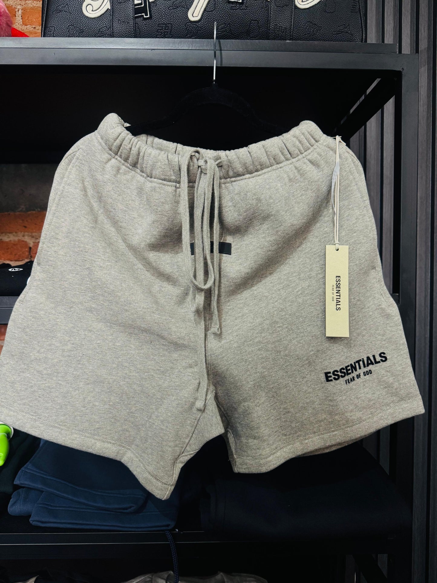 ESSENTIALS - SHORT DARK OATME